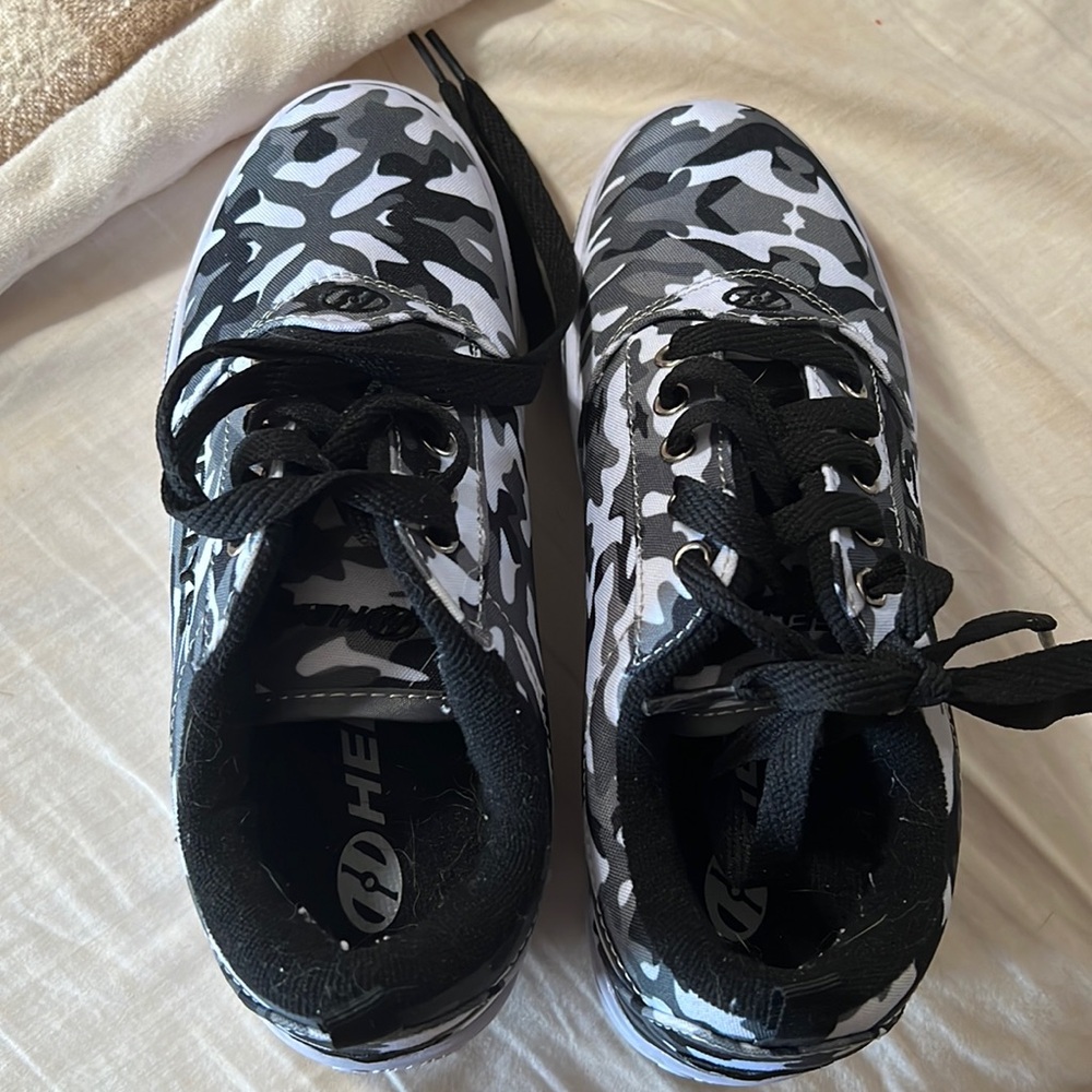Boys Heelys